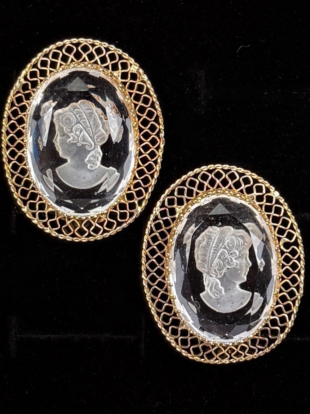 Vintage Pat. 188458 Goldtone reversed, Cameo clip on Earrings